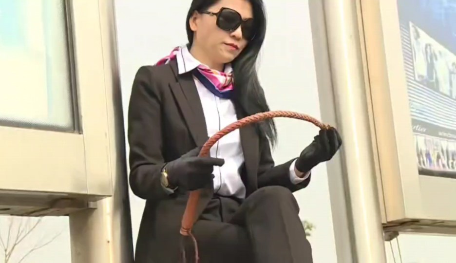 网红司马如佳骑马,给小弟点个关注,更新完整版