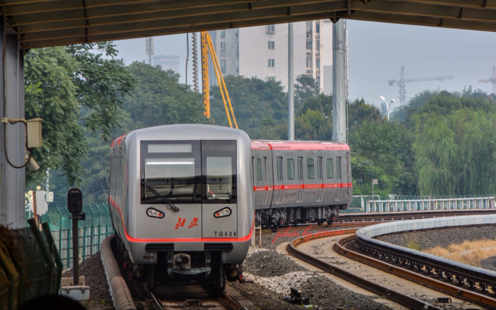 北京地铁八通线tq406出站