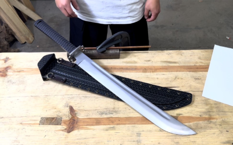 新品g10大猩猩加宽战术武士刀,战术砍刀,砍铜条测试