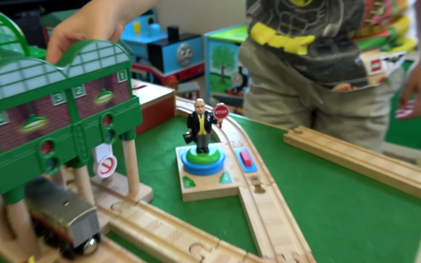 [图]Thomas and Friends Wooden Railway Track Build Island of Sodor