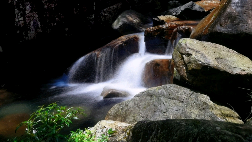 广东最美网红潭～～英德双龙潭