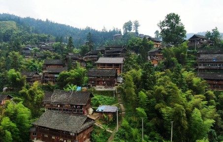 贵州大山里的侗寨,全部木质吊脚楼,真的是原生态的地方