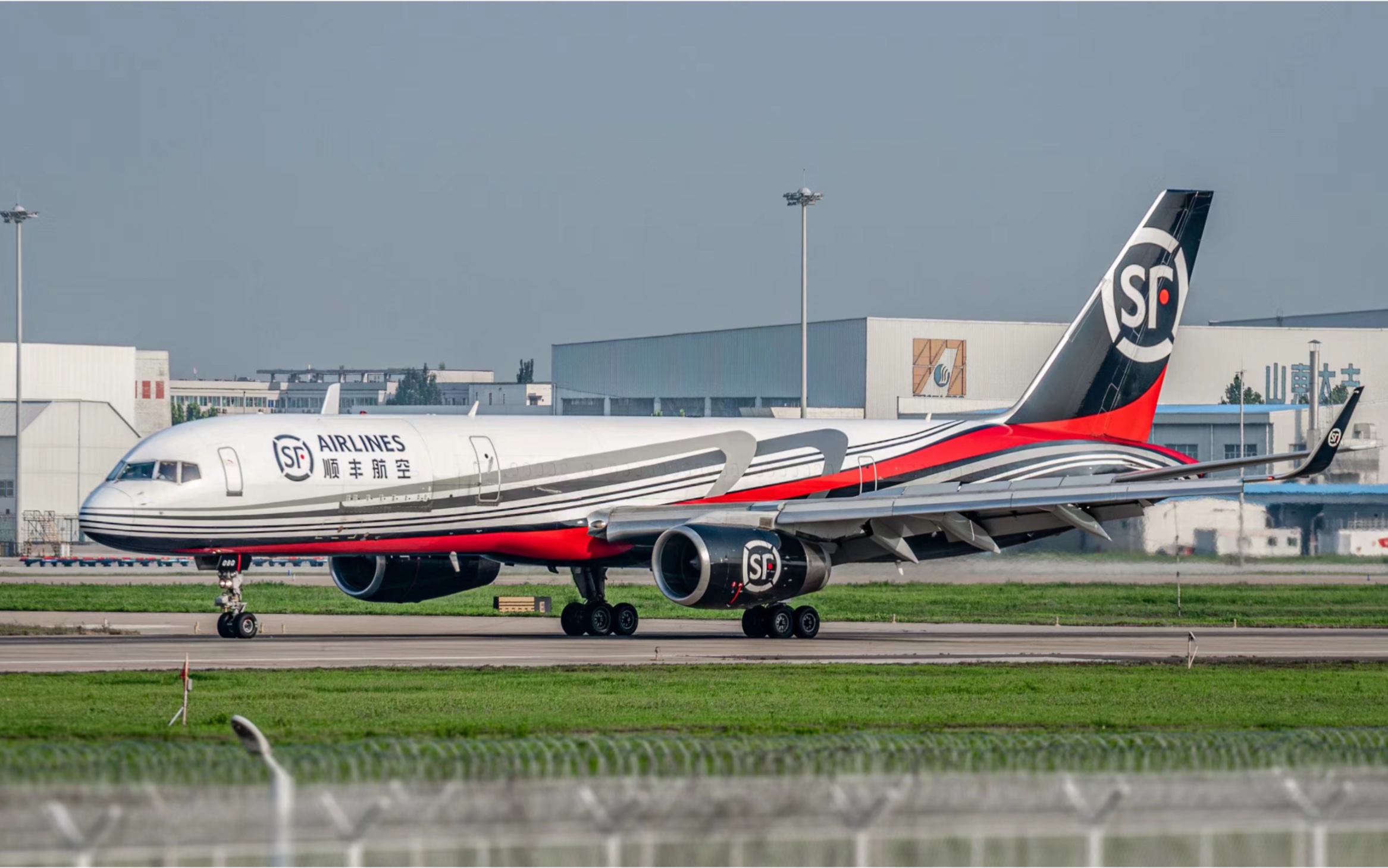 顺丰757济南机场降落_哔哩哔哩_bilibili