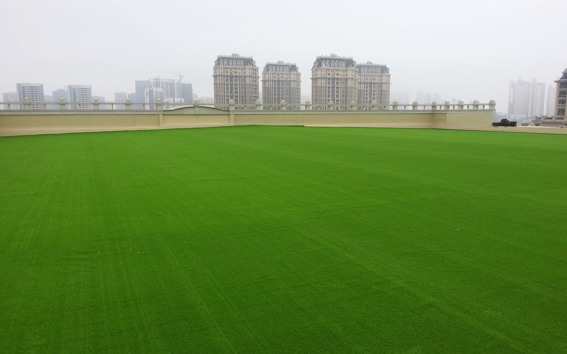 房顶人造草坪屋顶花园商场酒店楼顶绿化景观人造草坪