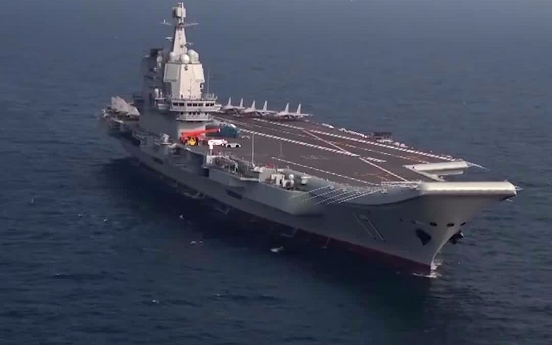 "一心向党,一往无前"!山东舰辽宁舰cp合体为祖国母亲和全国人民送祝福