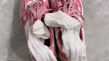 这穿到发黄了的袜子还能要吗?才穿了几天,谁想闻