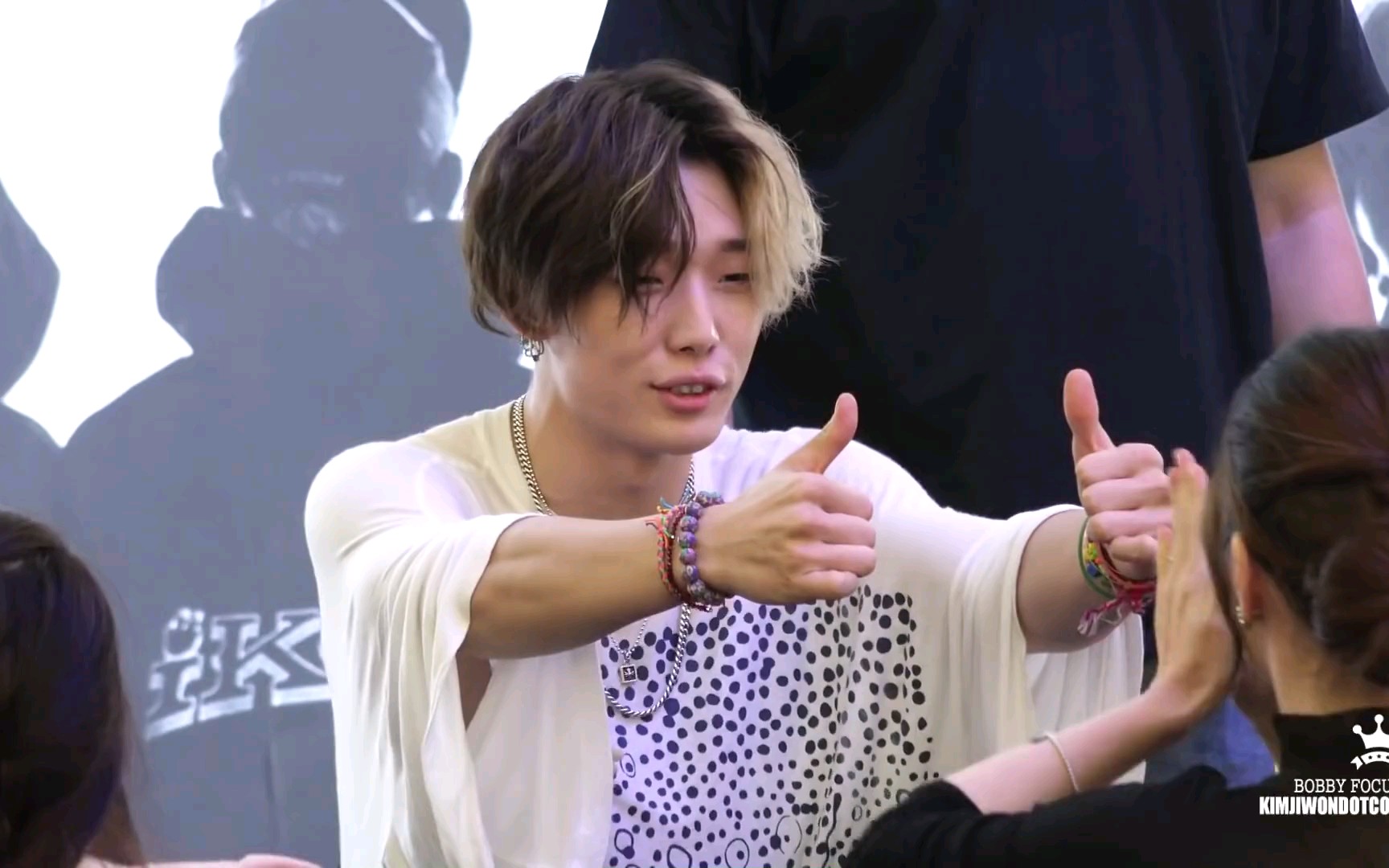 一人血书金知元再剪阴阳头jamsilfansignikonbobbyfocus