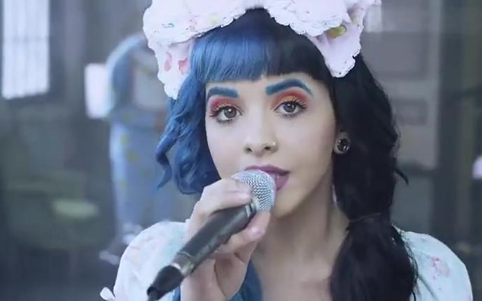 [图]Melanie Martinez - Dollhouse 现场版