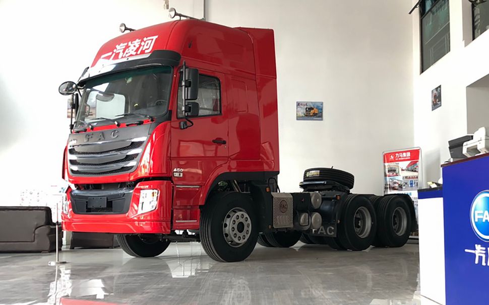 像东风似解放,一汽凌河新重卡长这模样