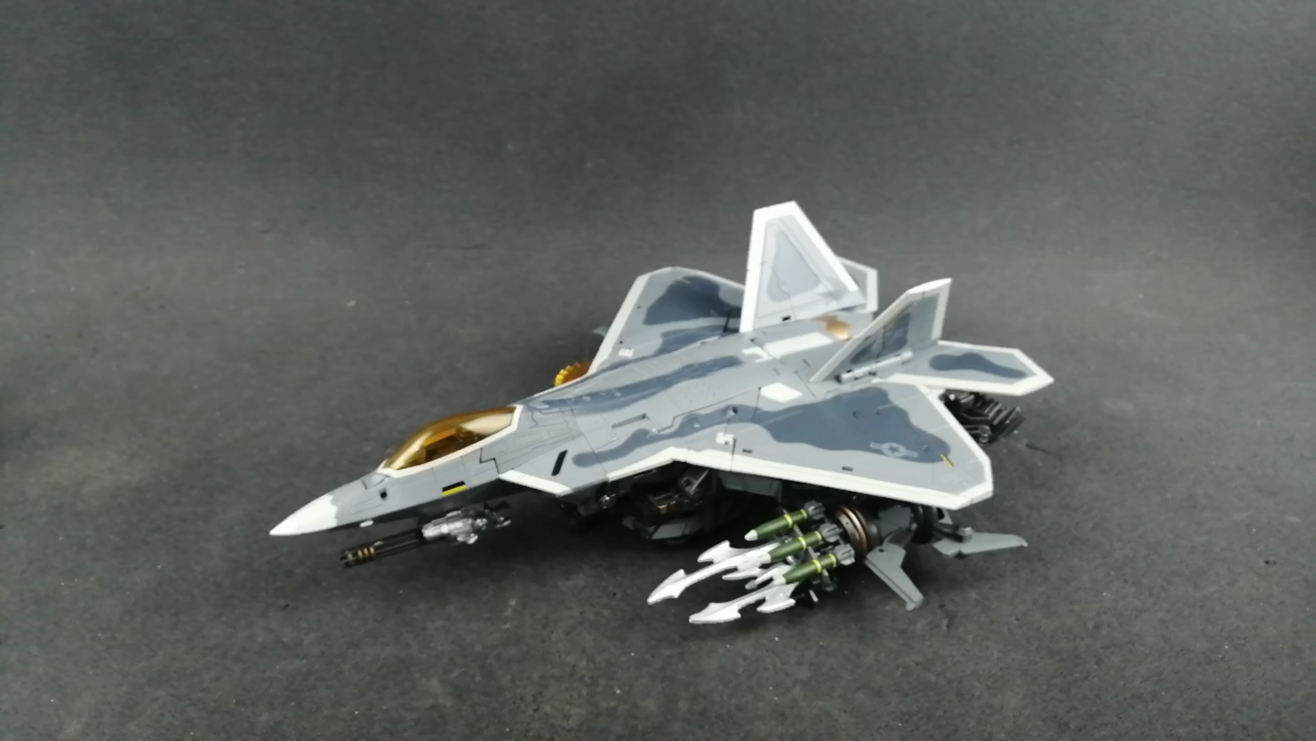 mpm10红蜘蛛黑曼巴f12ko变形视频钟爱评测变形金刚第815期