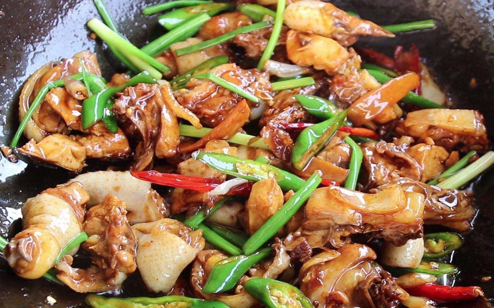 姜葱炒鸡的家常做法,简单实用,外香里嫩,汤汁拌饭也能吃两碗_哔哩哔哩