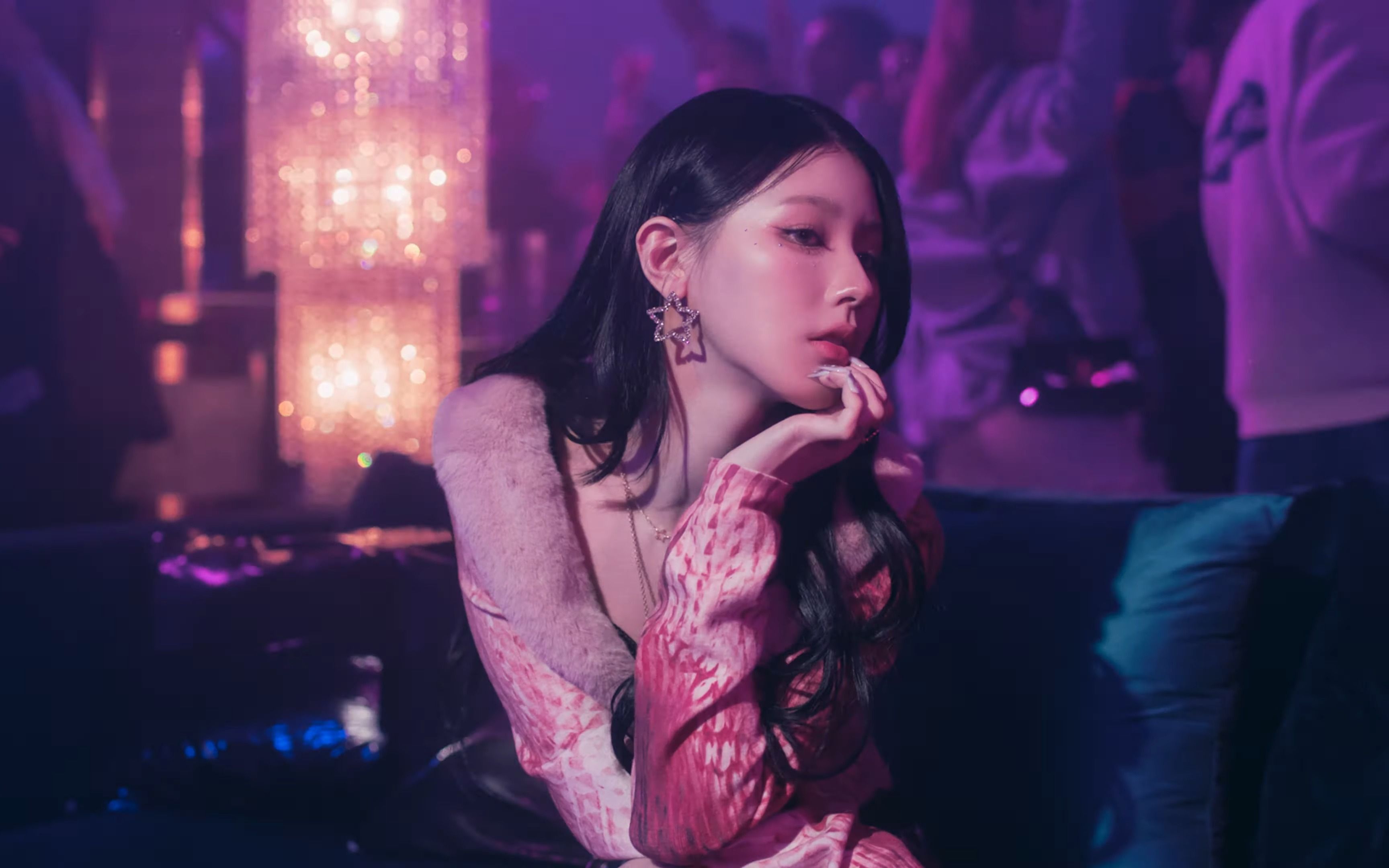 g)i-dle-queencard official music video