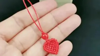 可爱的心形小挂件，斜卷结编织，手机包包挂饰，详细的编织教程