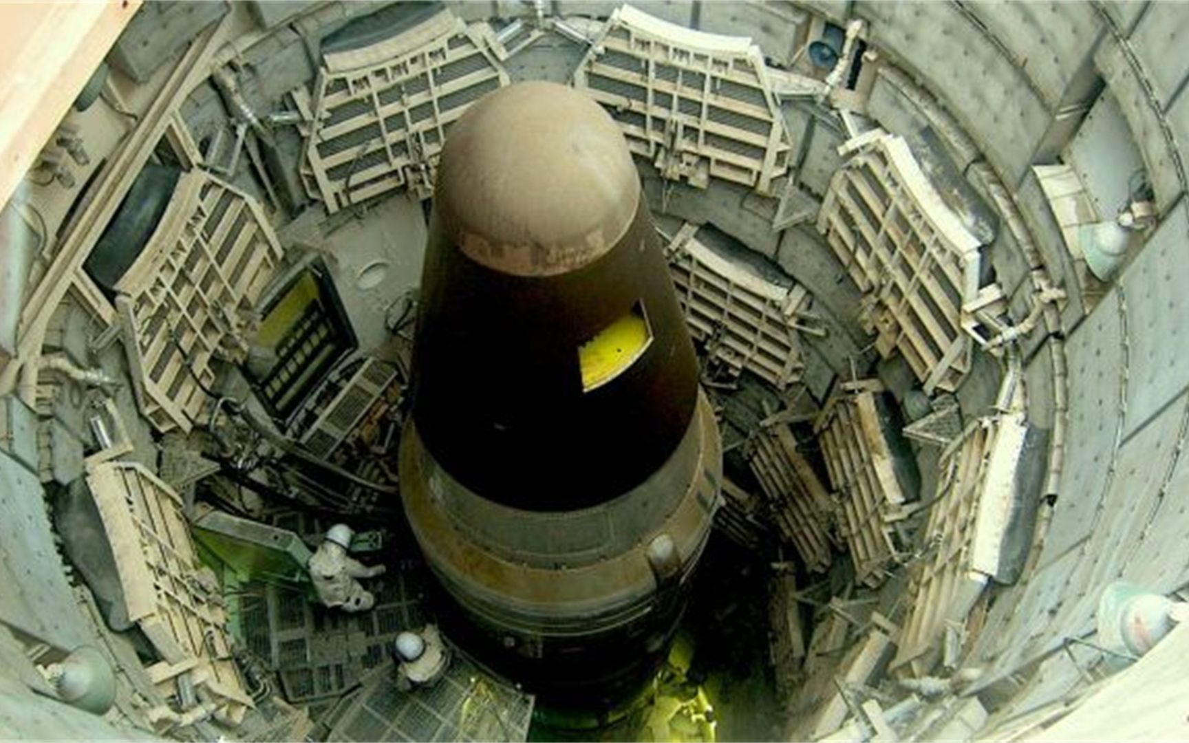 弹头威力为17.5万吨tnt当量的"民兵3"型洲际弹道导弹