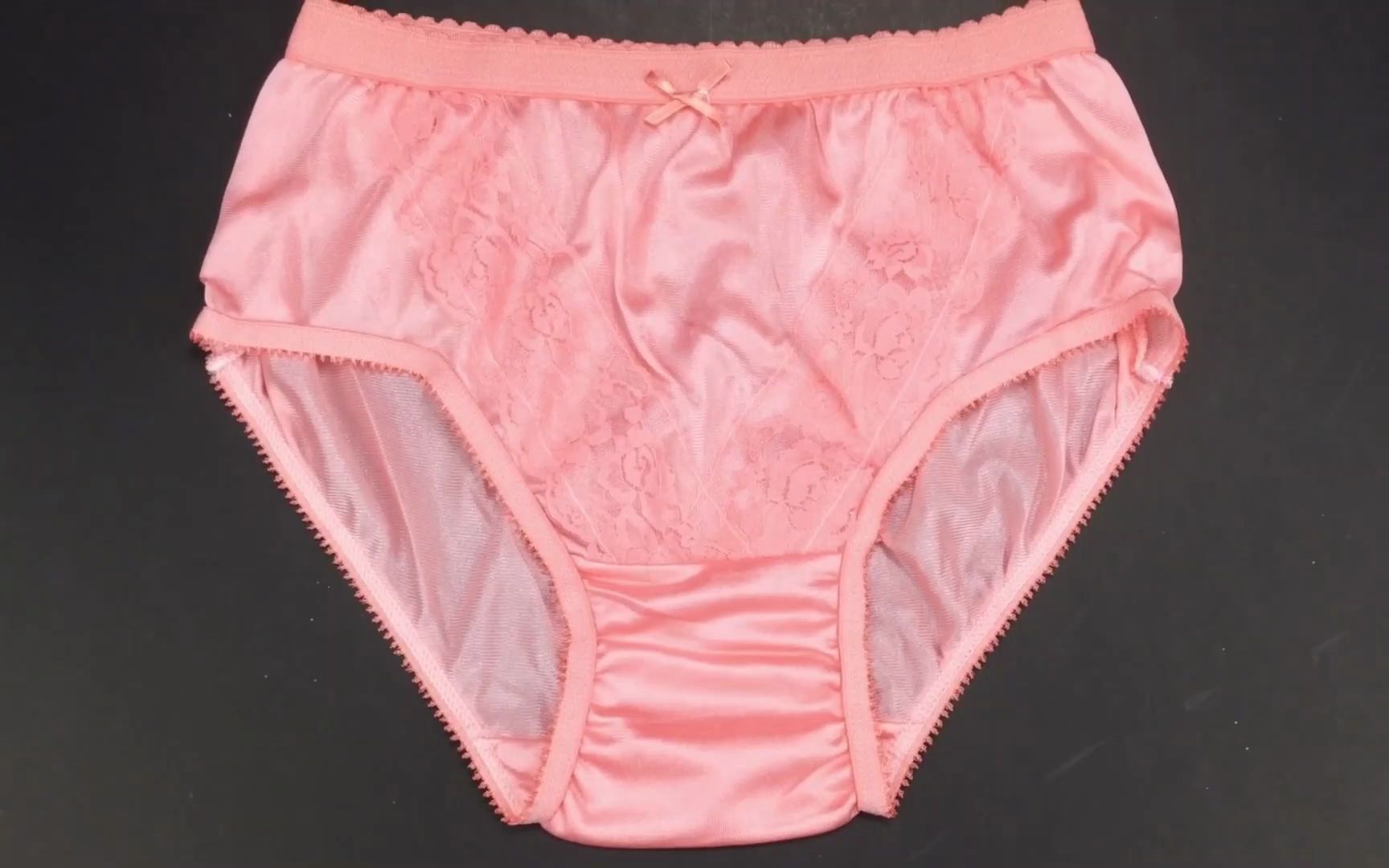 新品展示~粉色高腰丝绸缎面内裤_哔哩哔哩_bilibili