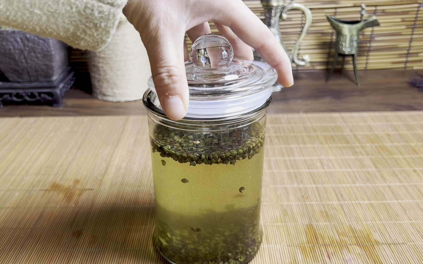 花椒泡酒的神奇功效(花椒泡酒:养生神器,健康美味)