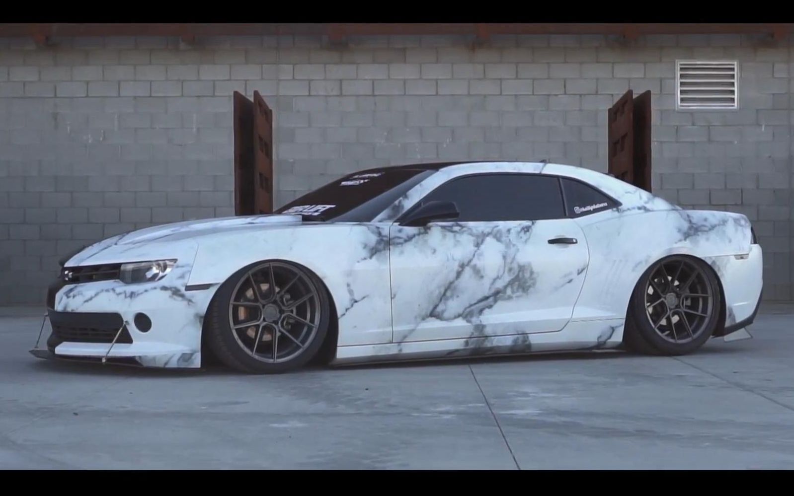 另类涂装科迈罗 camaro ,谁家大理石在街上跑?