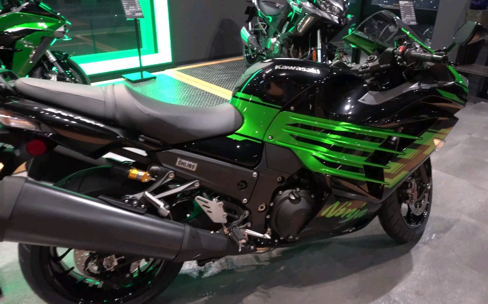 [图]2020款猎隼者 川崎六眼魔神高级版 Ninja ZX-14R HIGH GRADE 车展实拍 绿色末代公路之王鉴赏