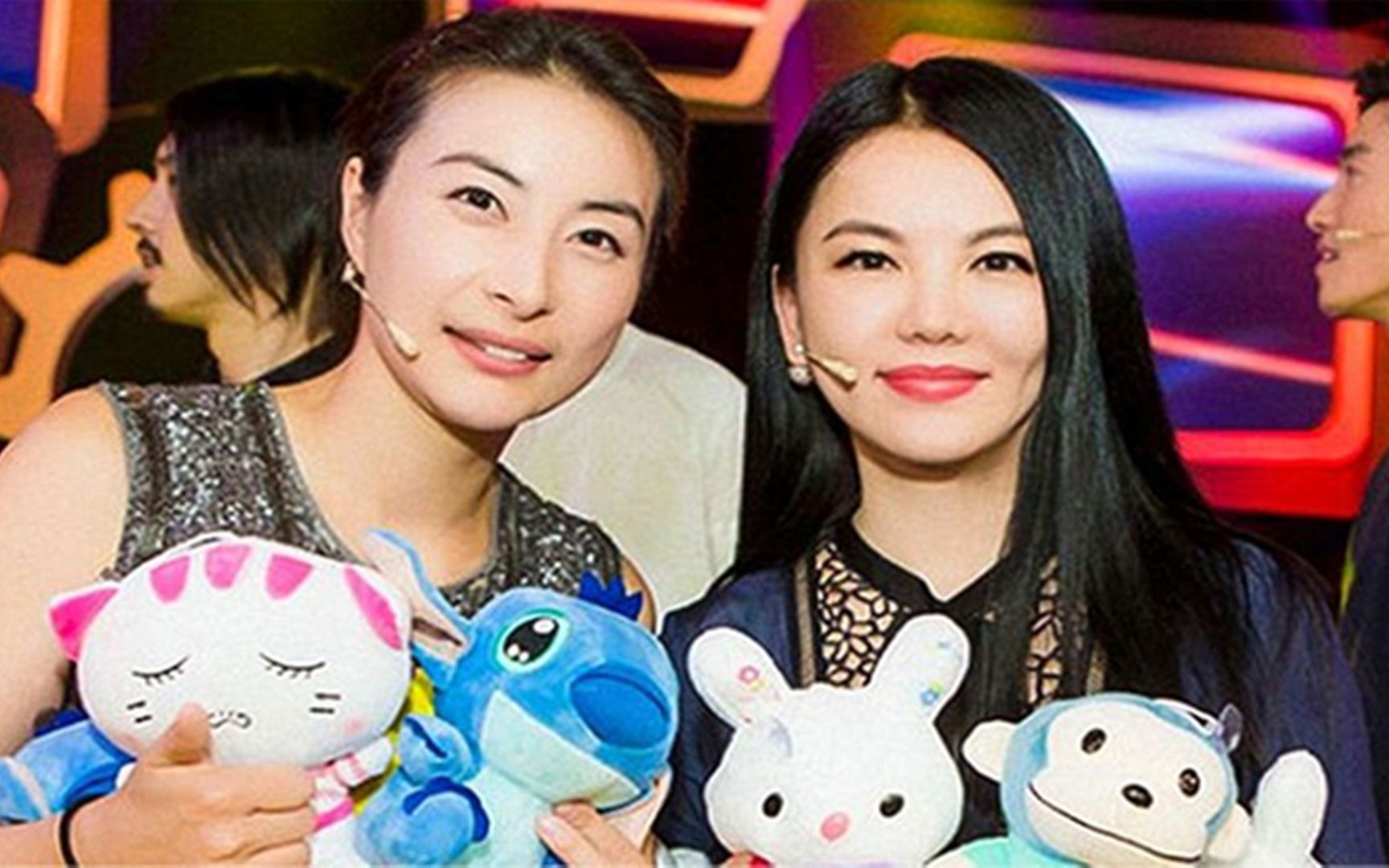 郭晶晶终于炫富了,高调起来李湘都靠边站,豪门与土豪的差距太大