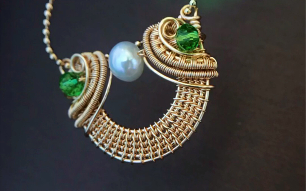 精致又不失活泼可爱的小青蛙吊坠,金属线绕线吊坠纯手工制作