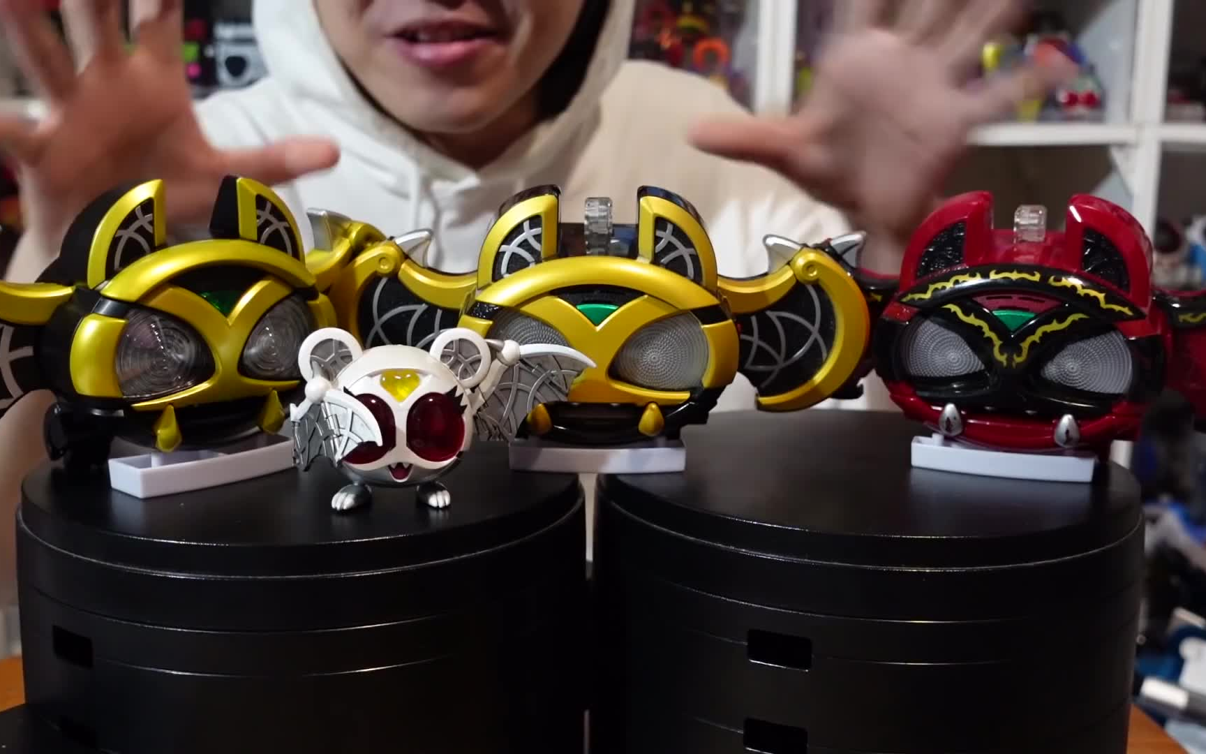 阿土把玩假面骑士kiva家族腰带_哔哩哔哩_bilibili