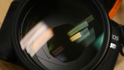 刀锐奶化代表作：佳能EF 135mm f2.0 L USM镜头_哔哩哔哩_bilibili