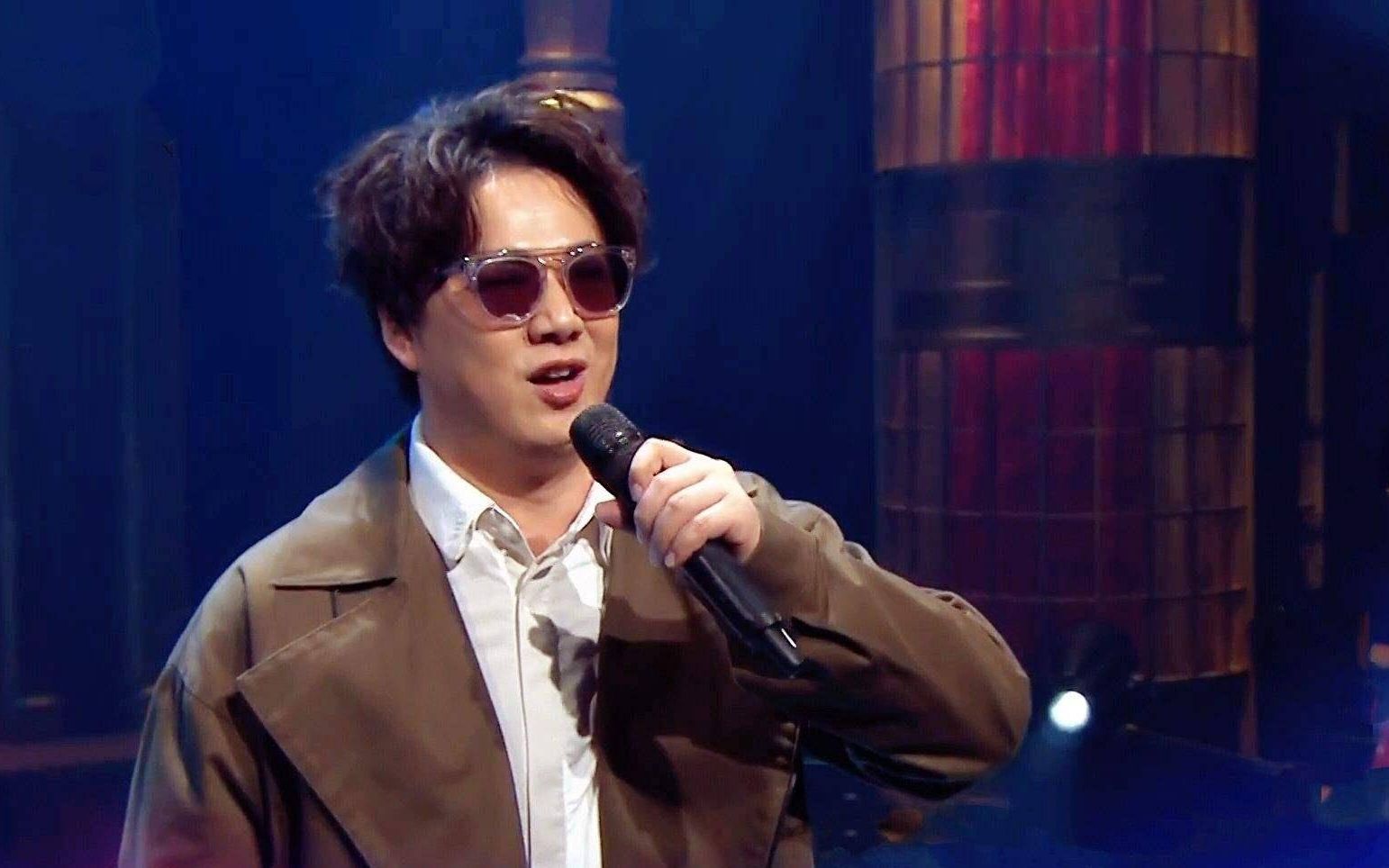 开车的不是萧煌奇?装瞎是假消息