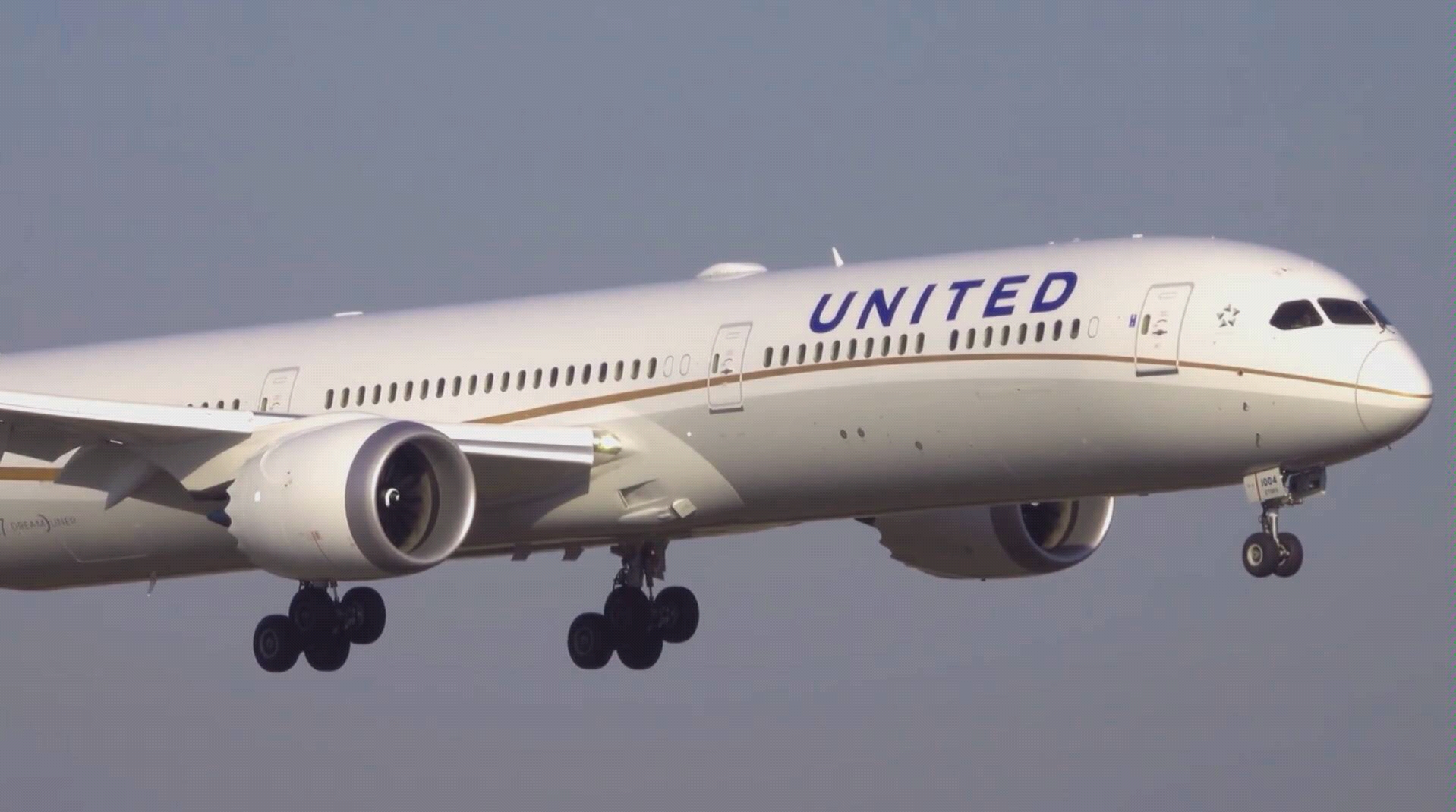 [fra]美国联合航空787-10降落