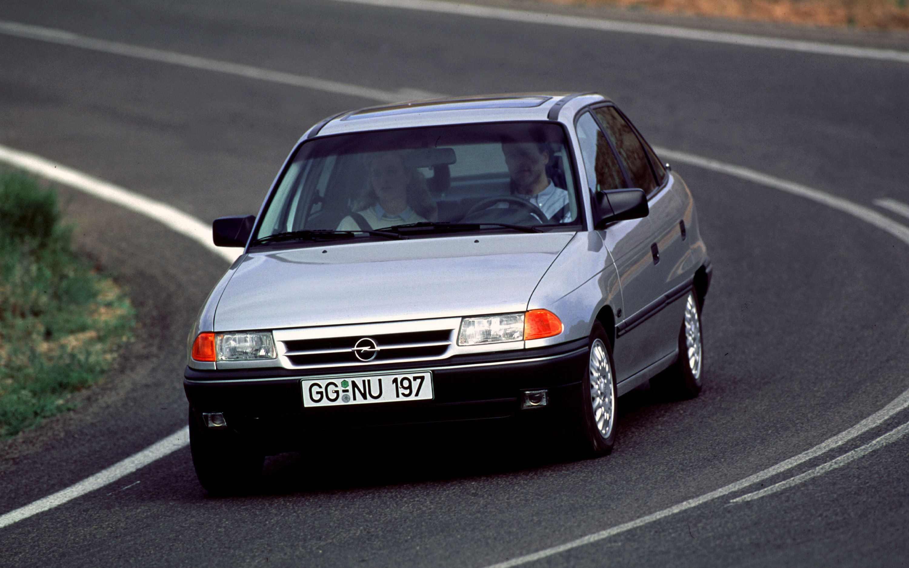 欧宝初代雅特三厢(f),法国区1992年电视广告30秒