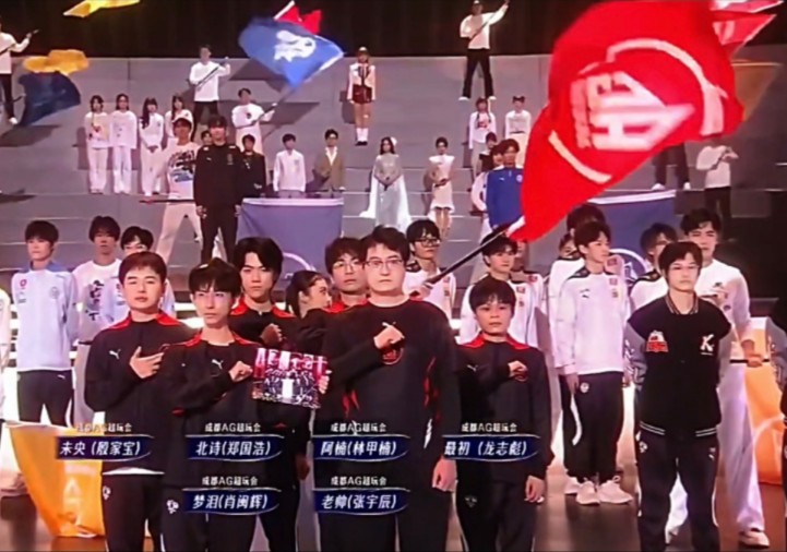 而你 爱上 kpl 的瞬间 是 哪一刻 ?