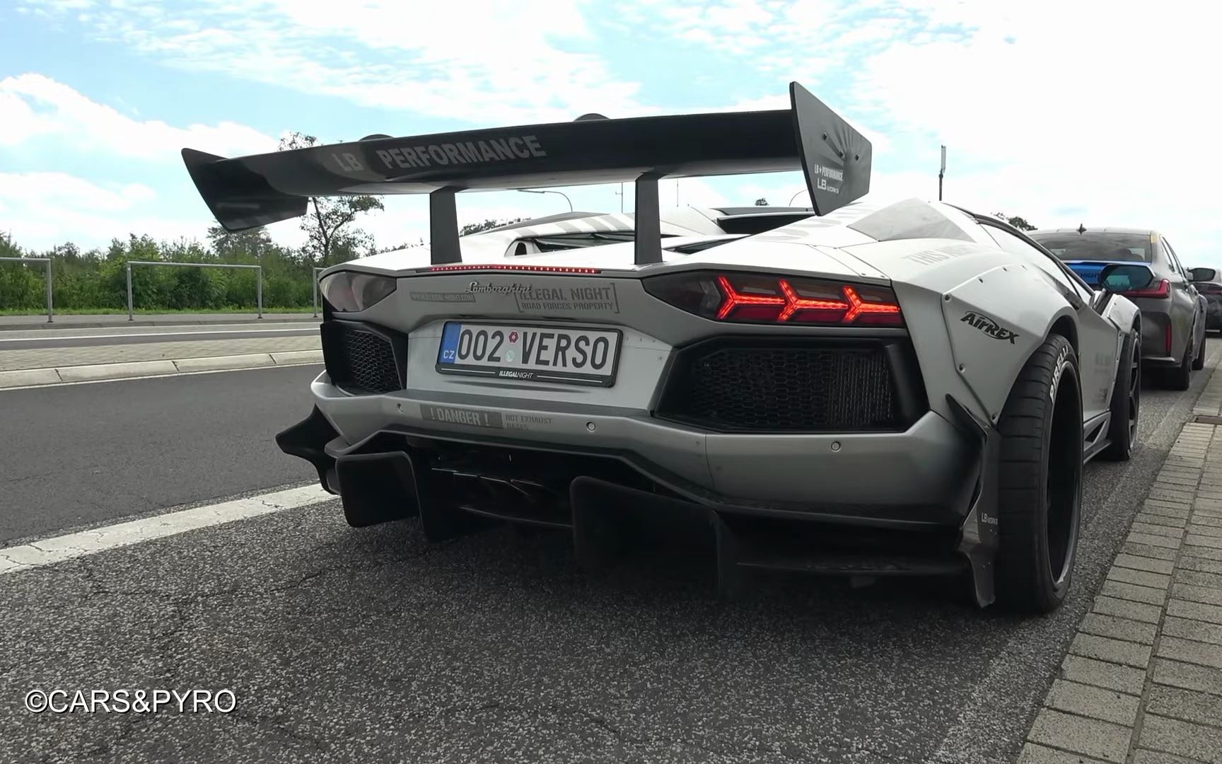 liberty walk 兰博基尼 aventador