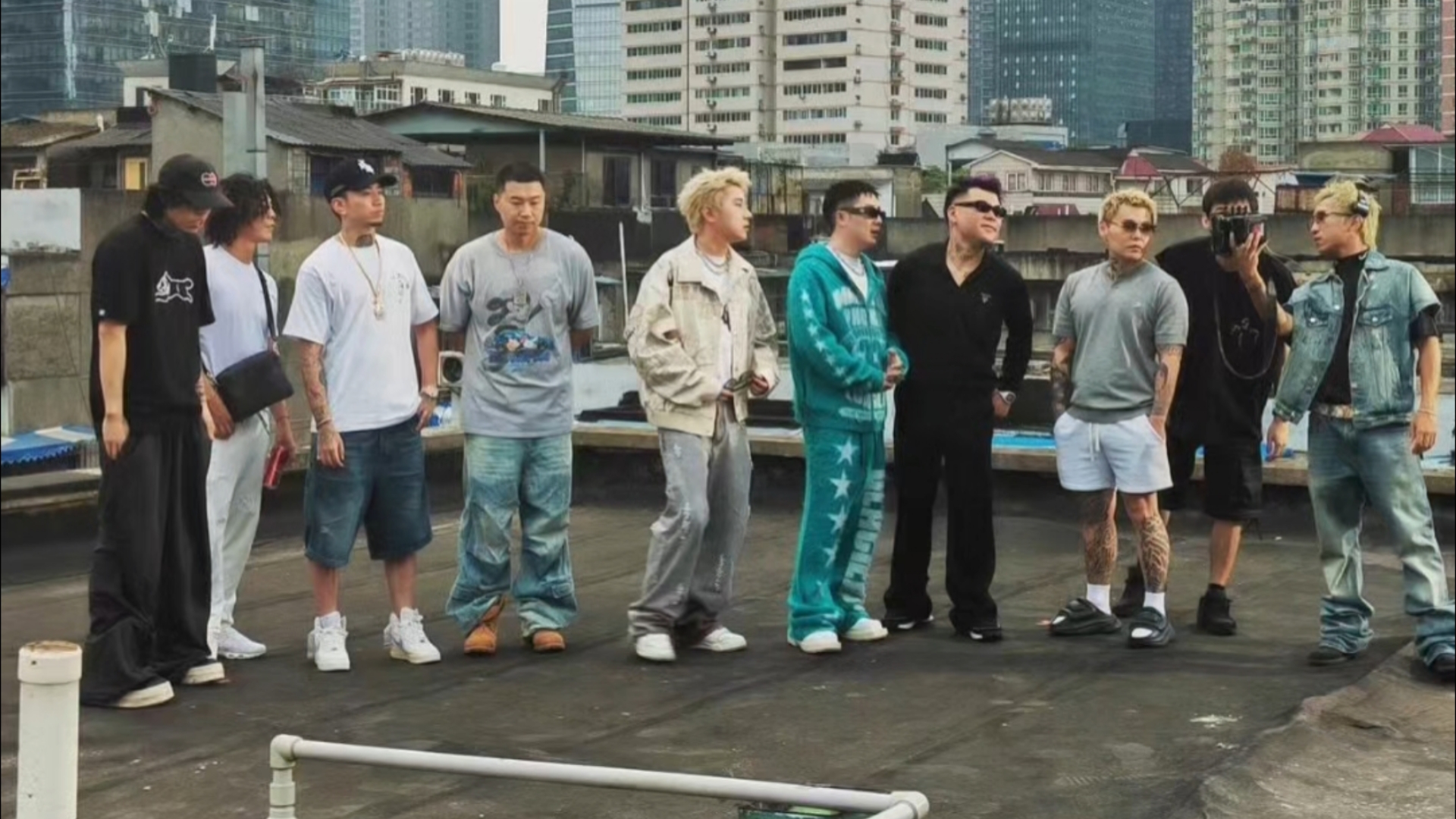 成都集团大合体拍MV!马思唯、谢帝、王以太、Psy.P、孟子、KnowKnow、邓典果、李尔新!哔哩哔哩bilibili