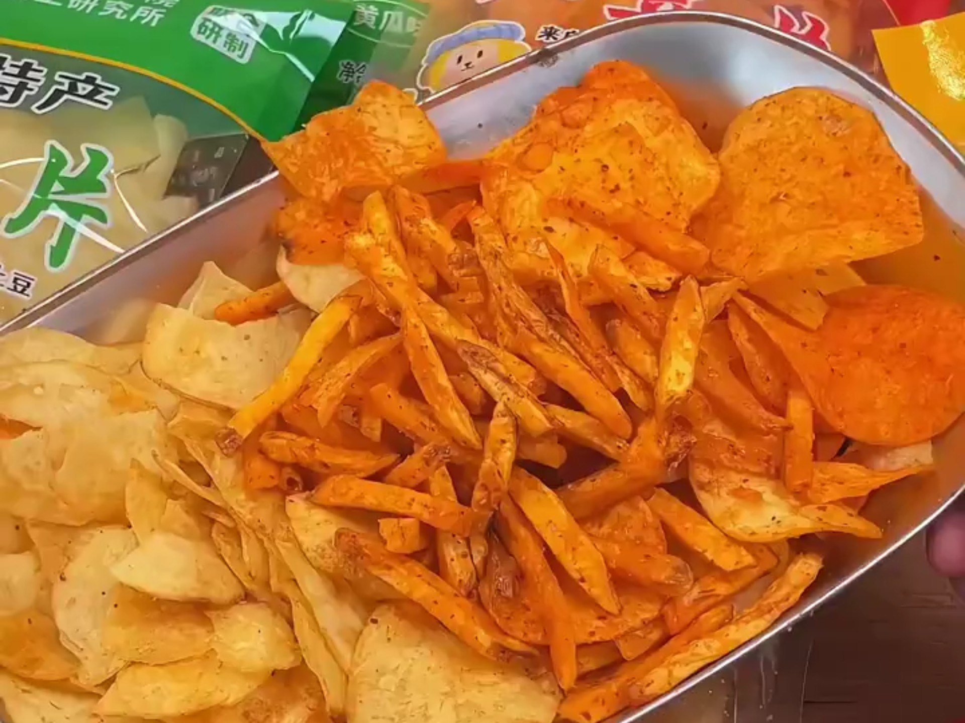 滇二娃农科院云南特产麻辣土豆片贵州小吃薯片休闲小零食网红爆款