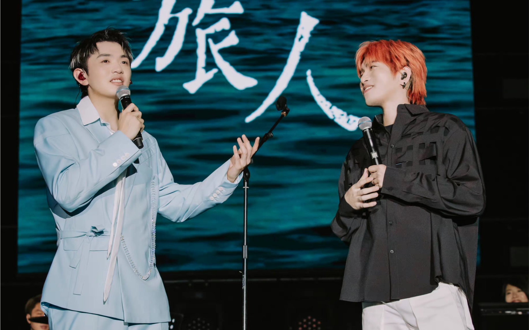 颜人中&沈以诚—你和我的猫 0813旅人演唱会苏州站_哔哩哔哩_bilibili