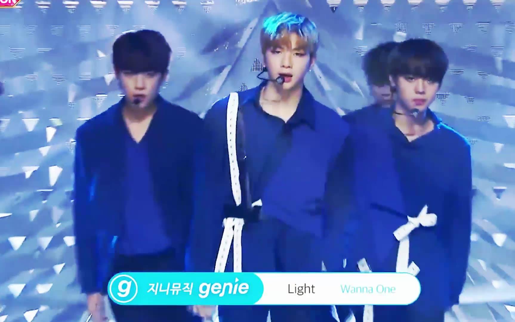 [图]【Wanna one】Light 真 “一键换装”式舞台混剪!!!