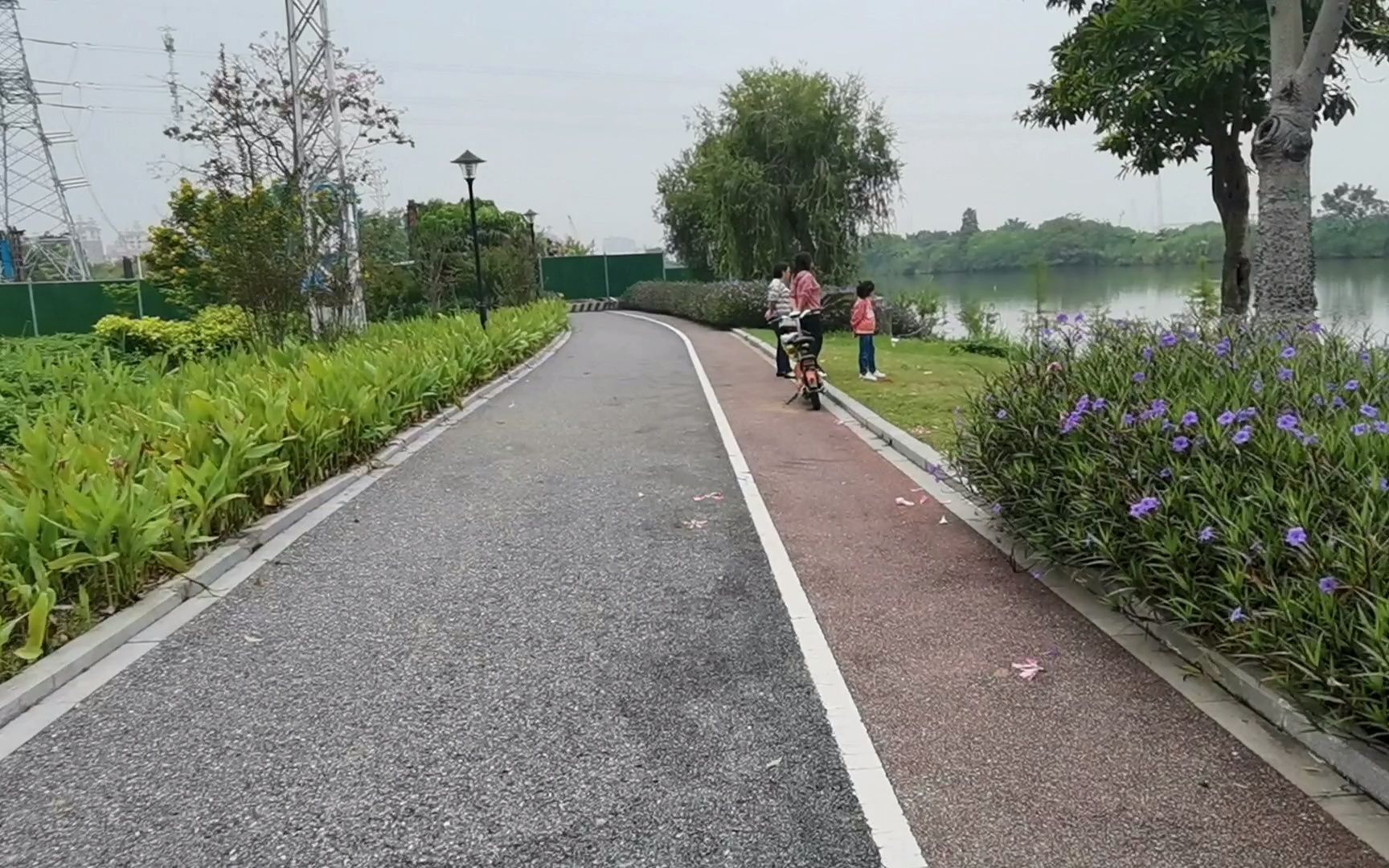 佛山市顺德区云近滨河公园之桂畔海