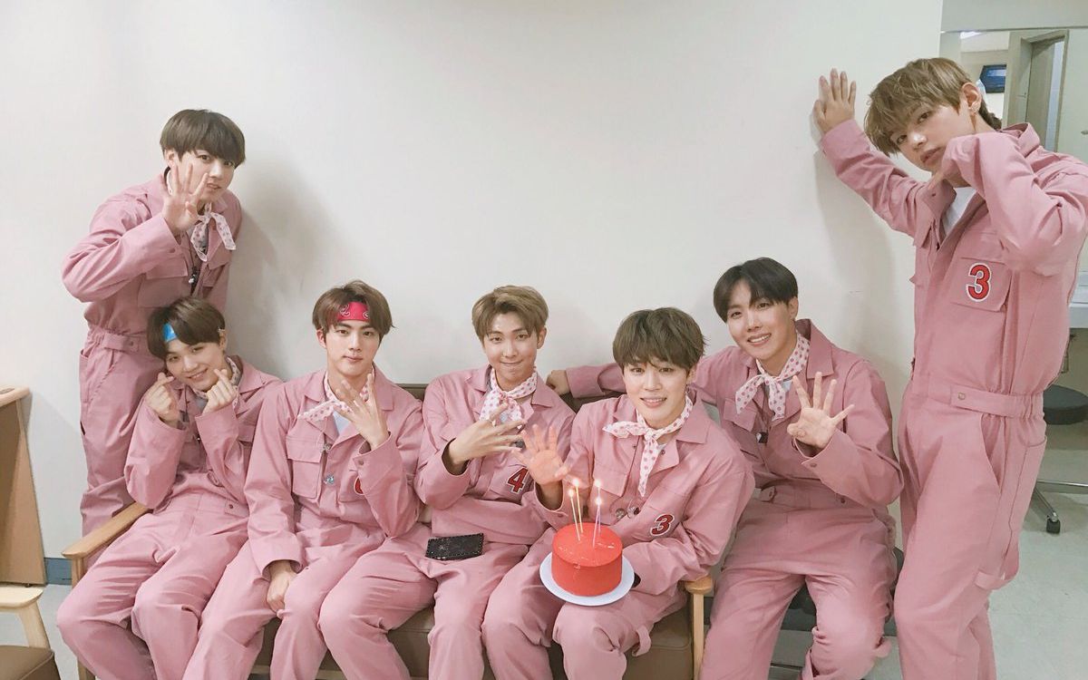 防弹幼年团 bts - fire&boy in luv&dope 敲可爱版 男人就是要粉色!