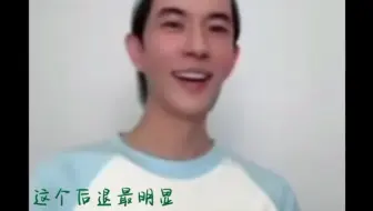 看起来4.19朦朦最后一场直播好像是跪着的，脸越来越红，在我们不知道的背后他到底受了多少苦有多疼！