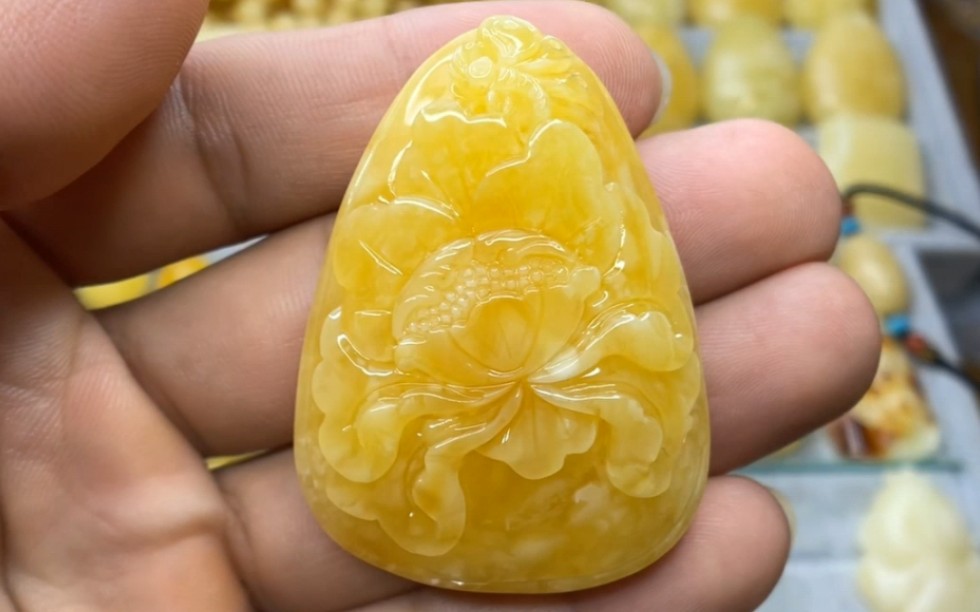 满蜜鸡油黄妖花蜜蜡蝶恋花吊坠毛衣坠