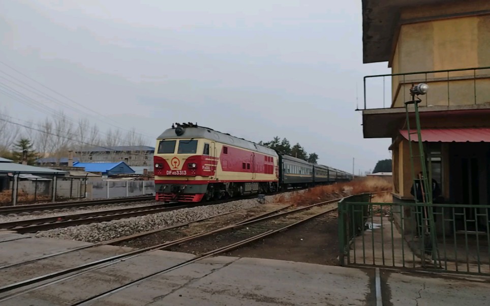 k7147(北安-哈尔滨东)-哈局三段df4d 3313通过滨北线25k 116n道口