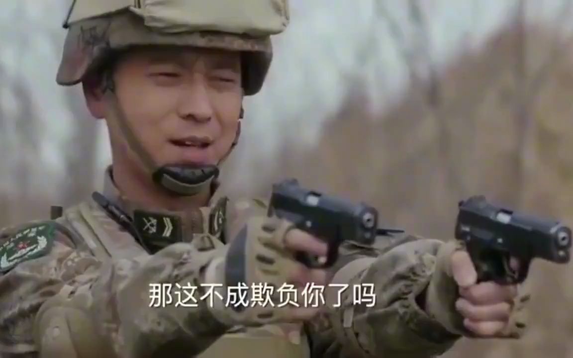 [图]陆战：坦克兵和女特种兵打架，真是过瘾，一打二完胜！