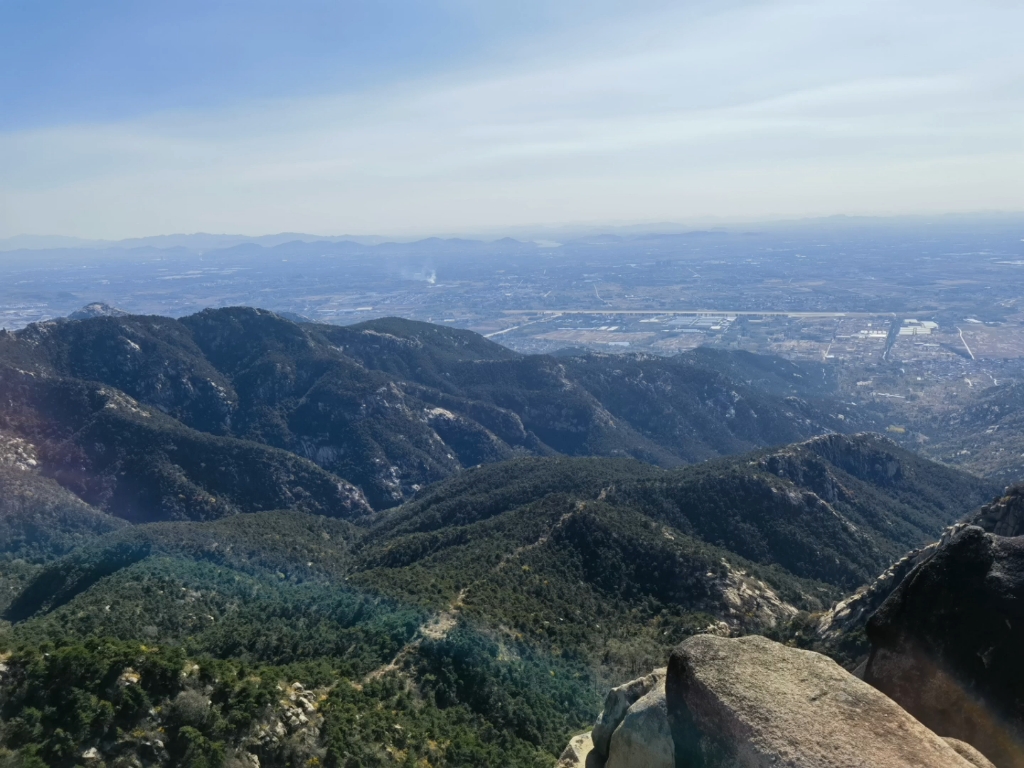 莲花山俯看新泰