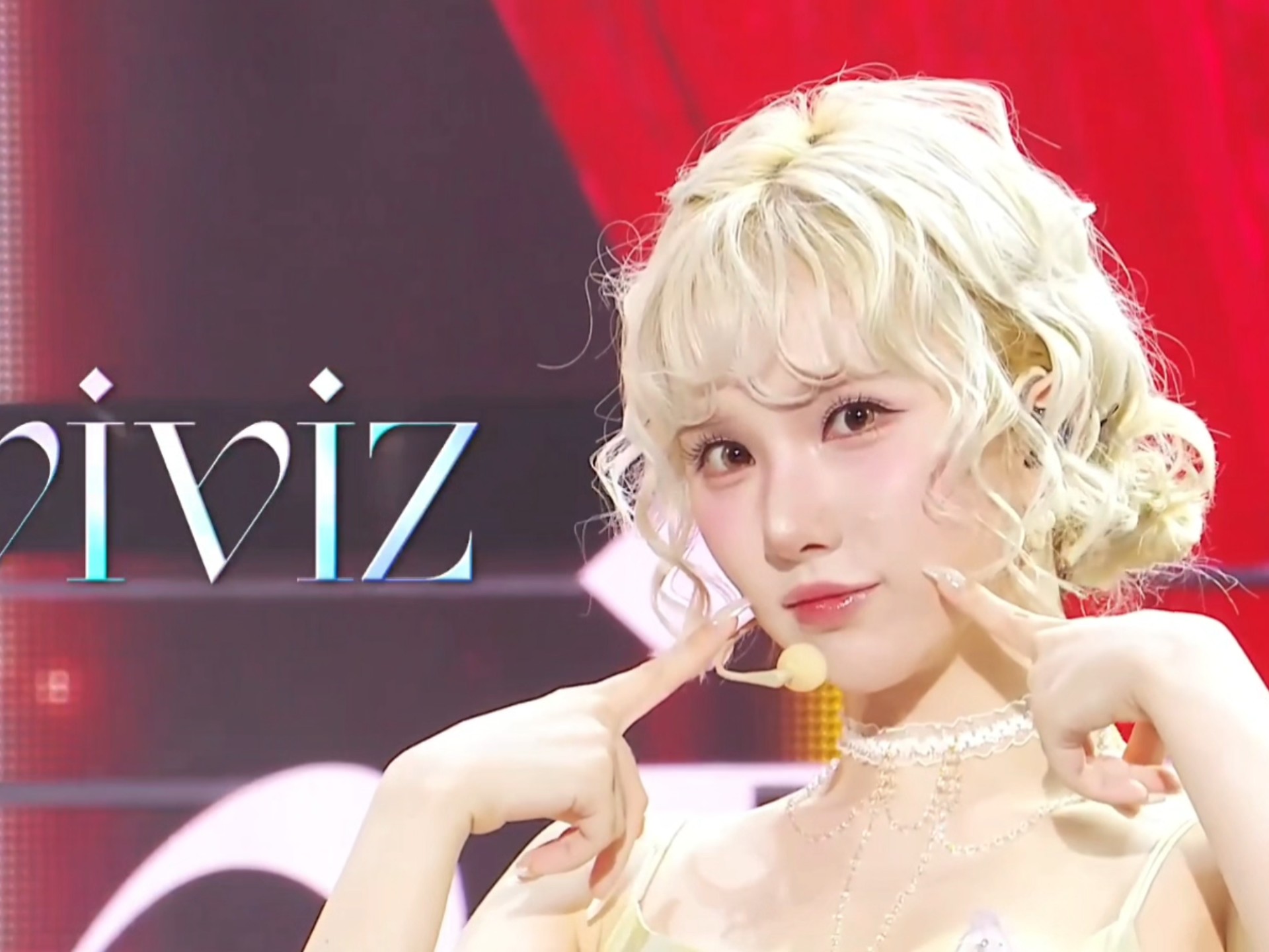 丁恩妃eunha银河《la la love me》打歌舞台ending