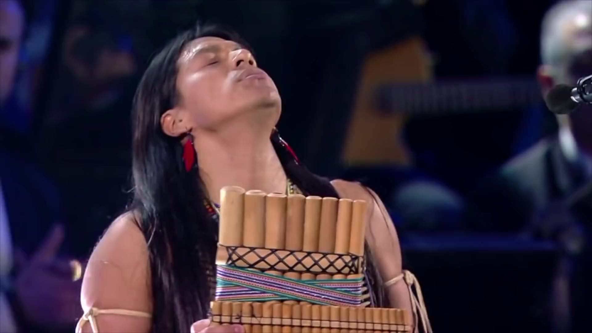 [图]Leo Rojas live with Orchestra at Concerto di Natale 2019 - "El Condor Pasa