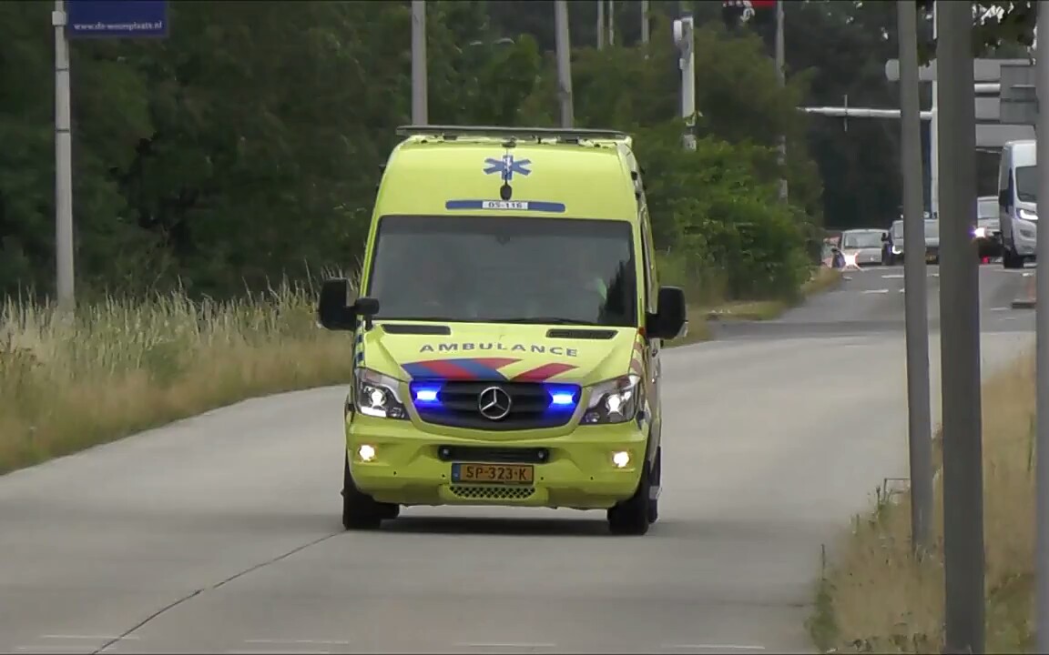 荷兰救护车紧急出警