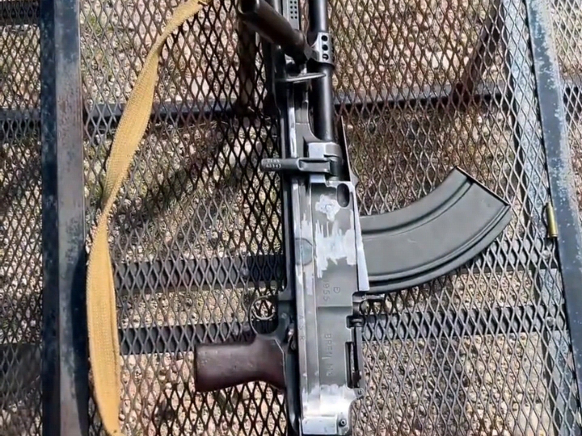 布伦式轻机枪实弹射击