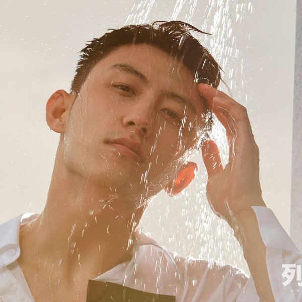 未開封　中国俳優 黄景瑜 初の写真集「澤海鯨魚」」 中国俳優黄景瑜初の写真集「澤海鯨魚」新品