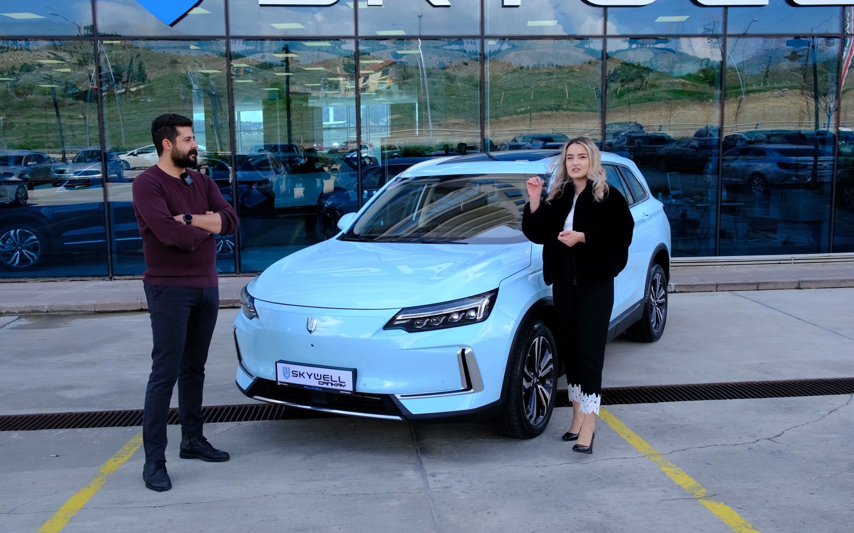 9593土耳其美少女测评创维et5电动suv,长续航版 | skywell et5