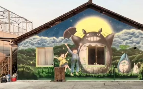 【创意图绘涂鸦】手绘带夜光的龙猫#墙绘#涂鸦#手绘_哔哩哔哩_bili