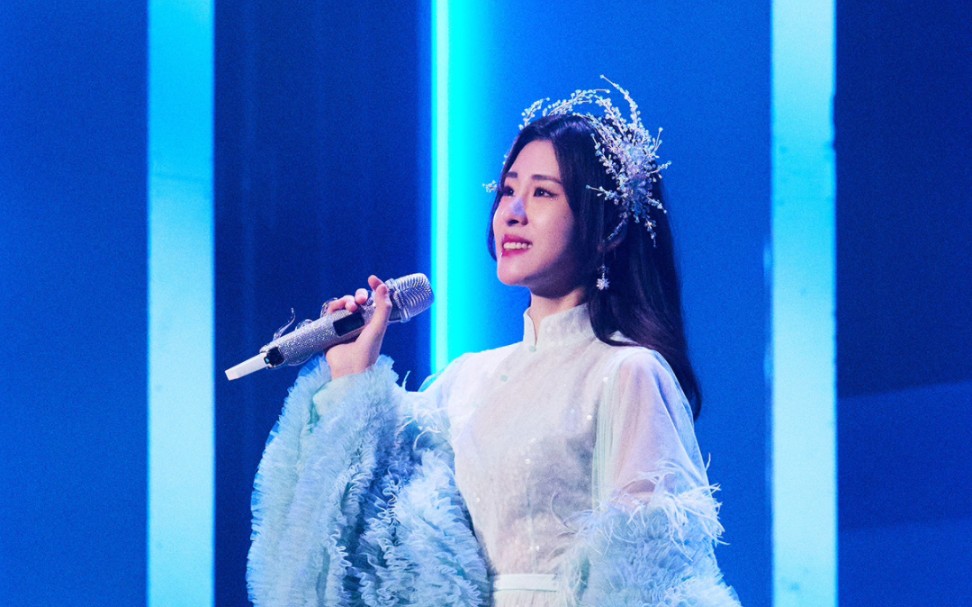 张碧晨"尾号920"演唱会《逢生》直拍 完整版